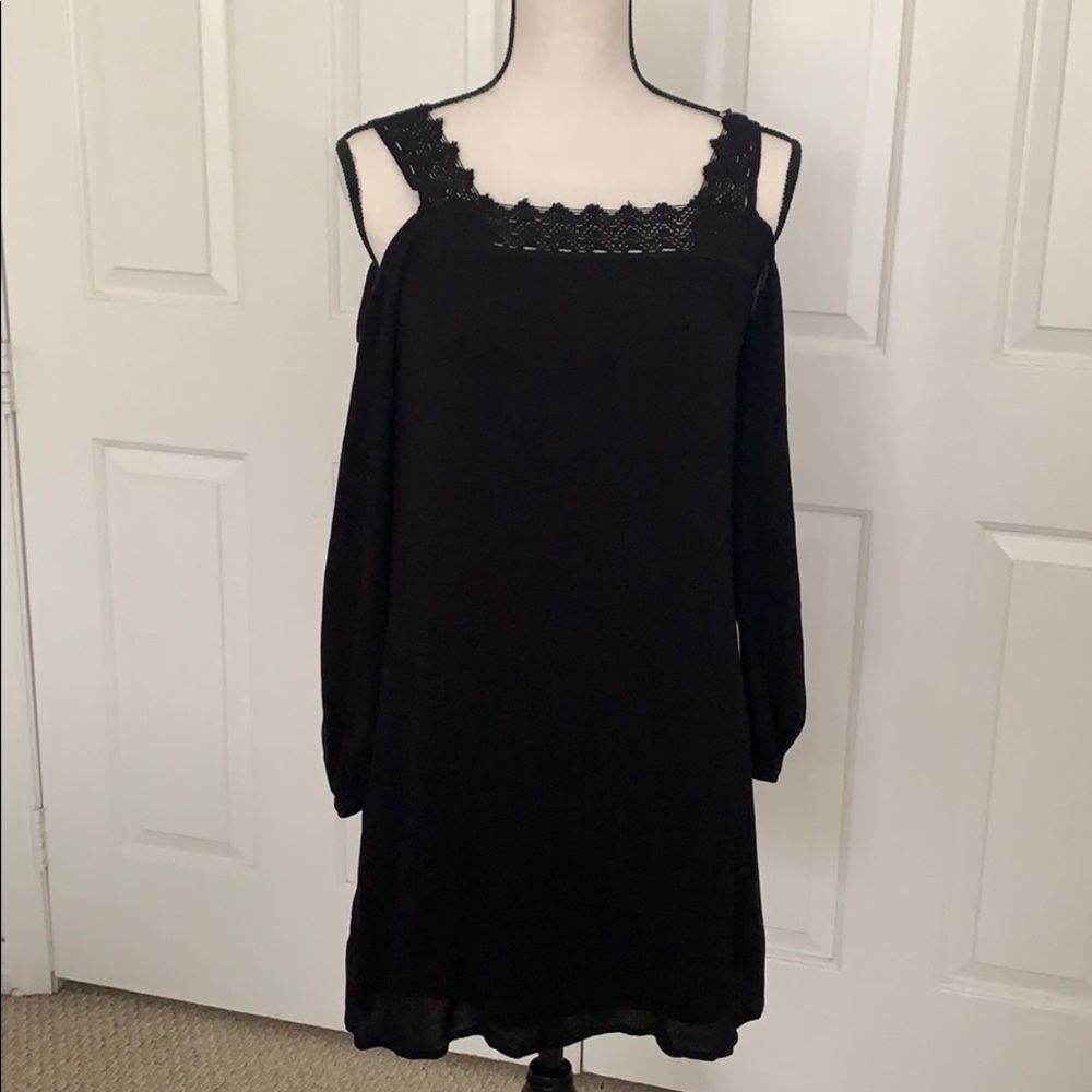 👗✨ Peekaboo Shoulder Black Dress - Size S